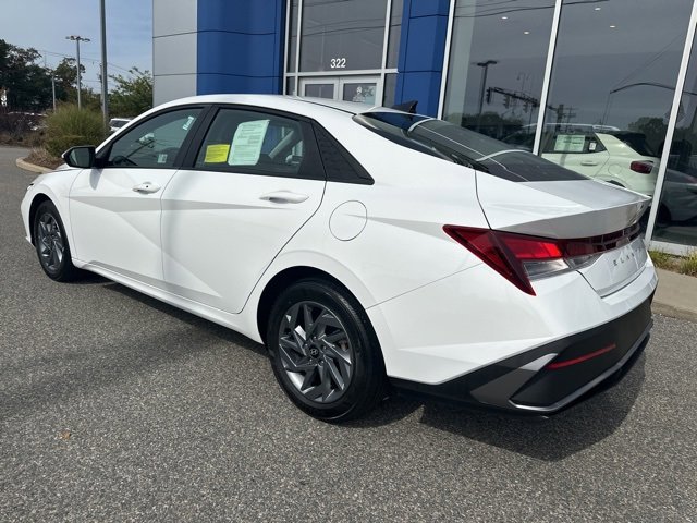 Certified 2024 Hyundai Elantra SEL image 8