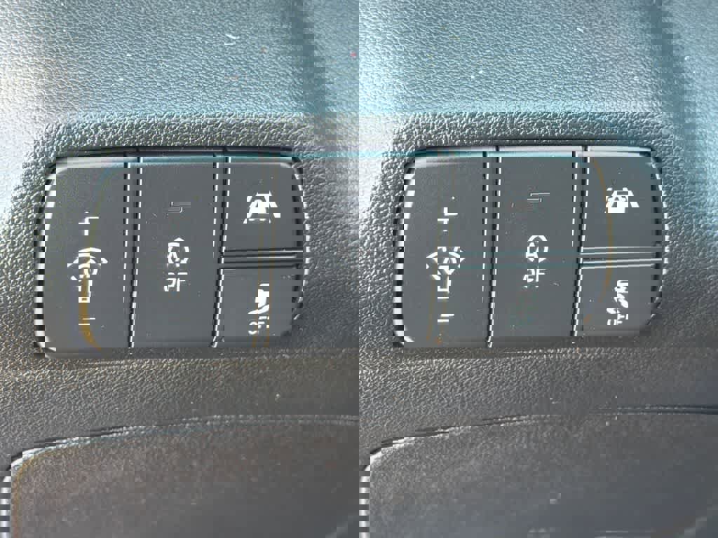 Used 2023 Hyundai Elantra SE image 30