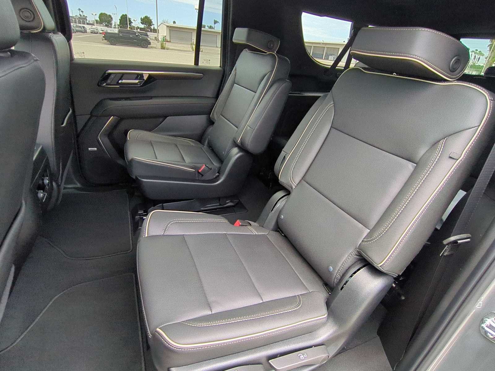 New 2026 Chevrolet Suburban Premier AWD/4WD image 24