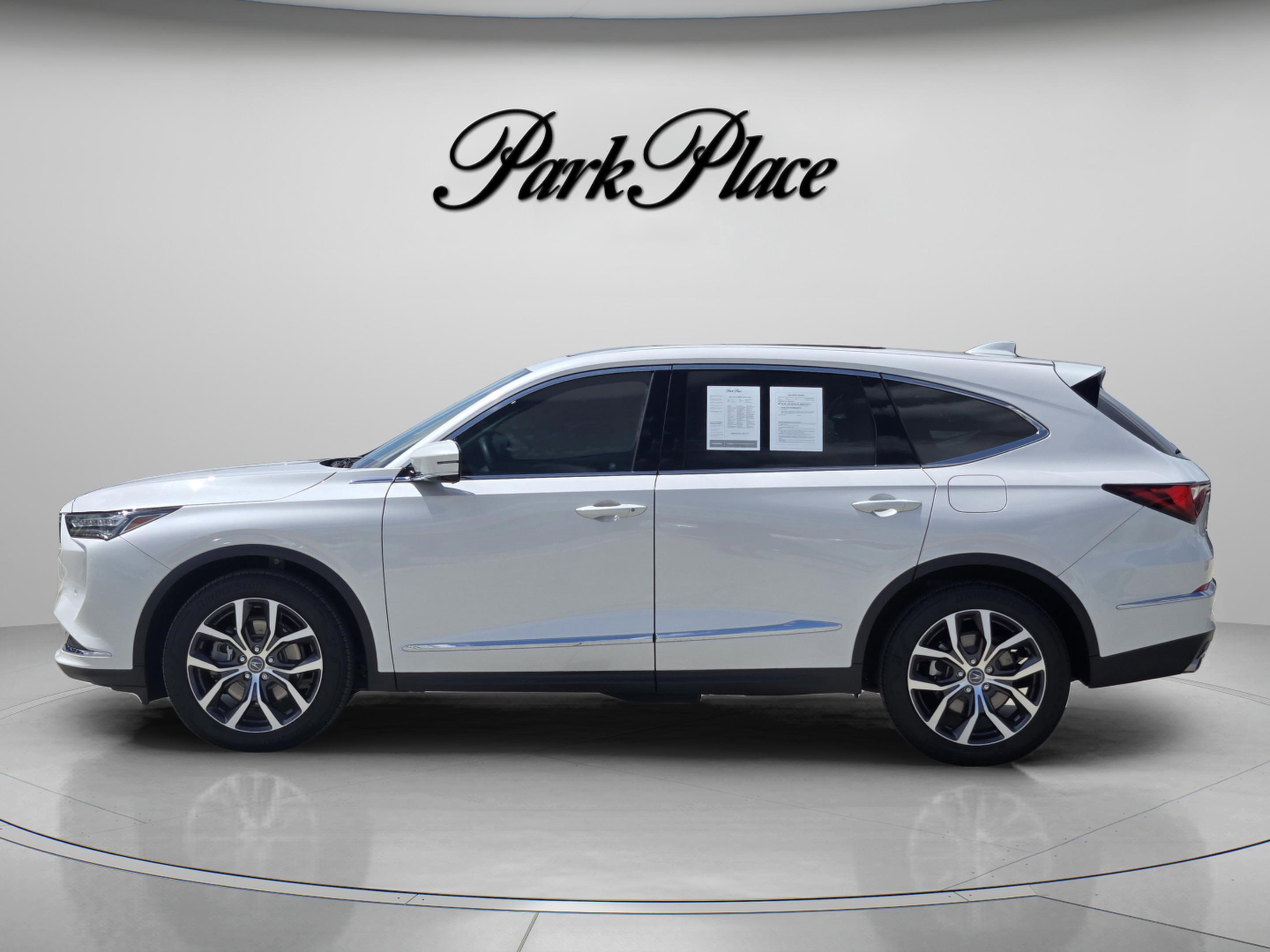 Used 2024 Acura MDX SH-AWD w/ Technology Package image 2