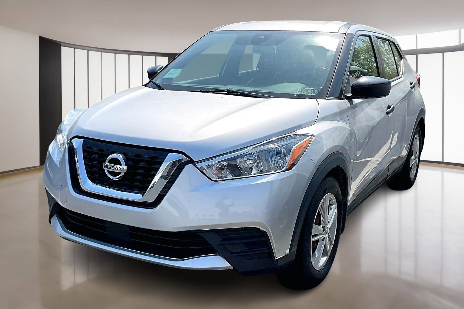 Used 2020 Nissan Kicks S image 3