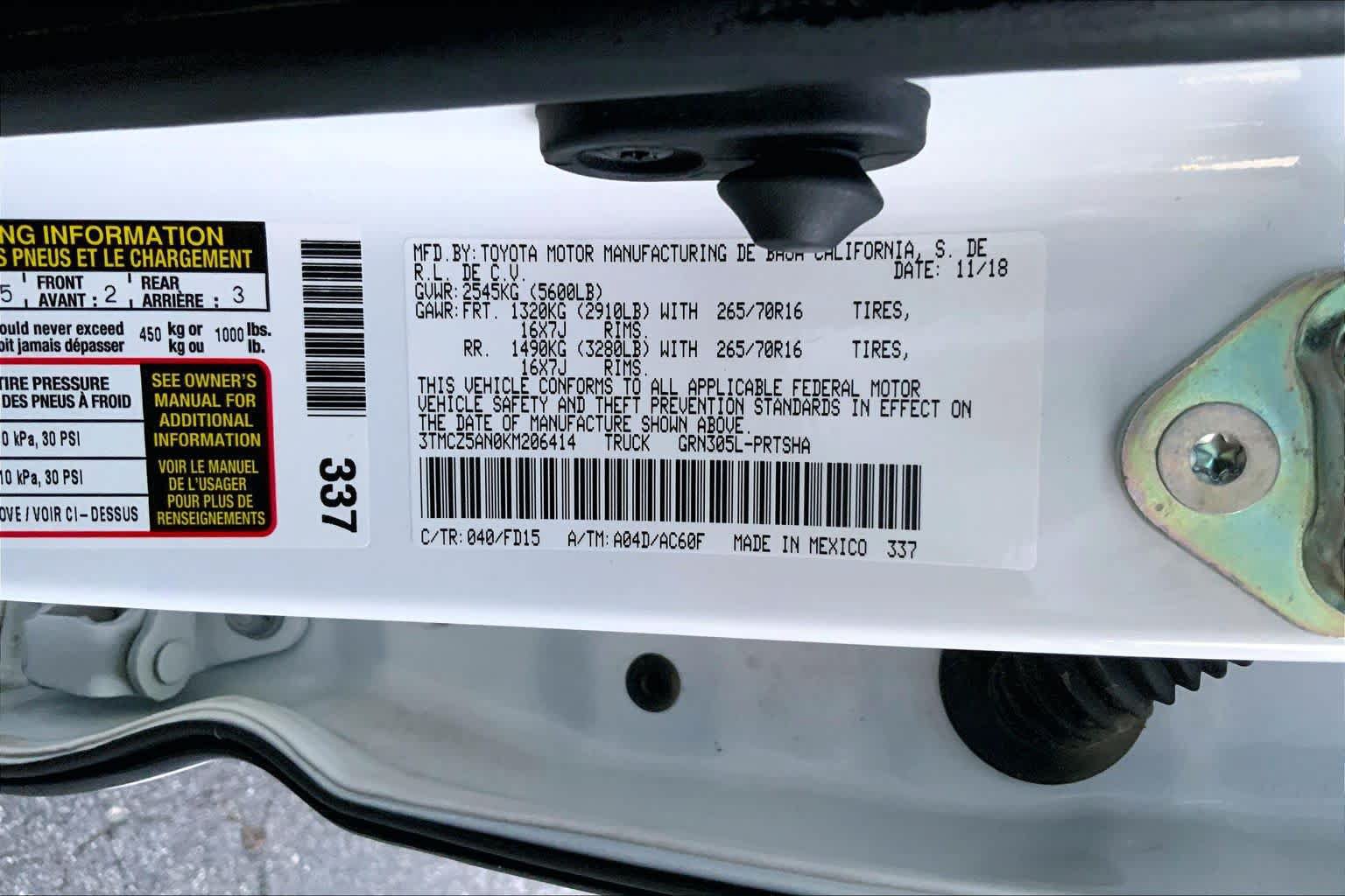 Used 2019 Toyota Tacoma TRD Off-Road w/ Technology Package AWD/4WD image 31