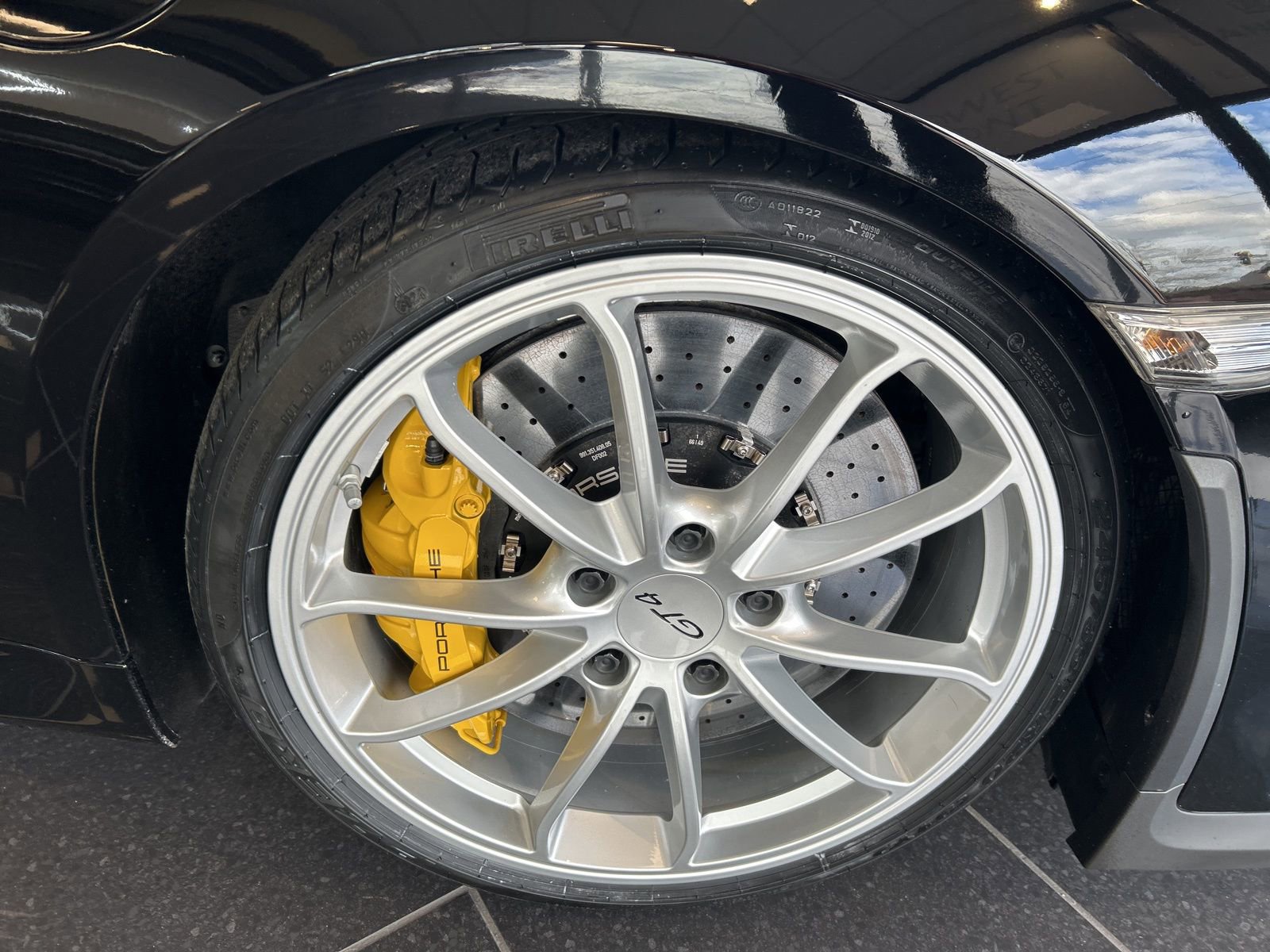 Used 2016 Porsche Cayman GT4 image 11