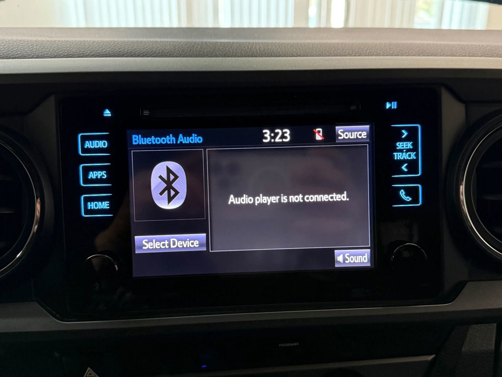 Used 2016 Toyota Tacoma TRD Off-Road w/ Towing Package image 31