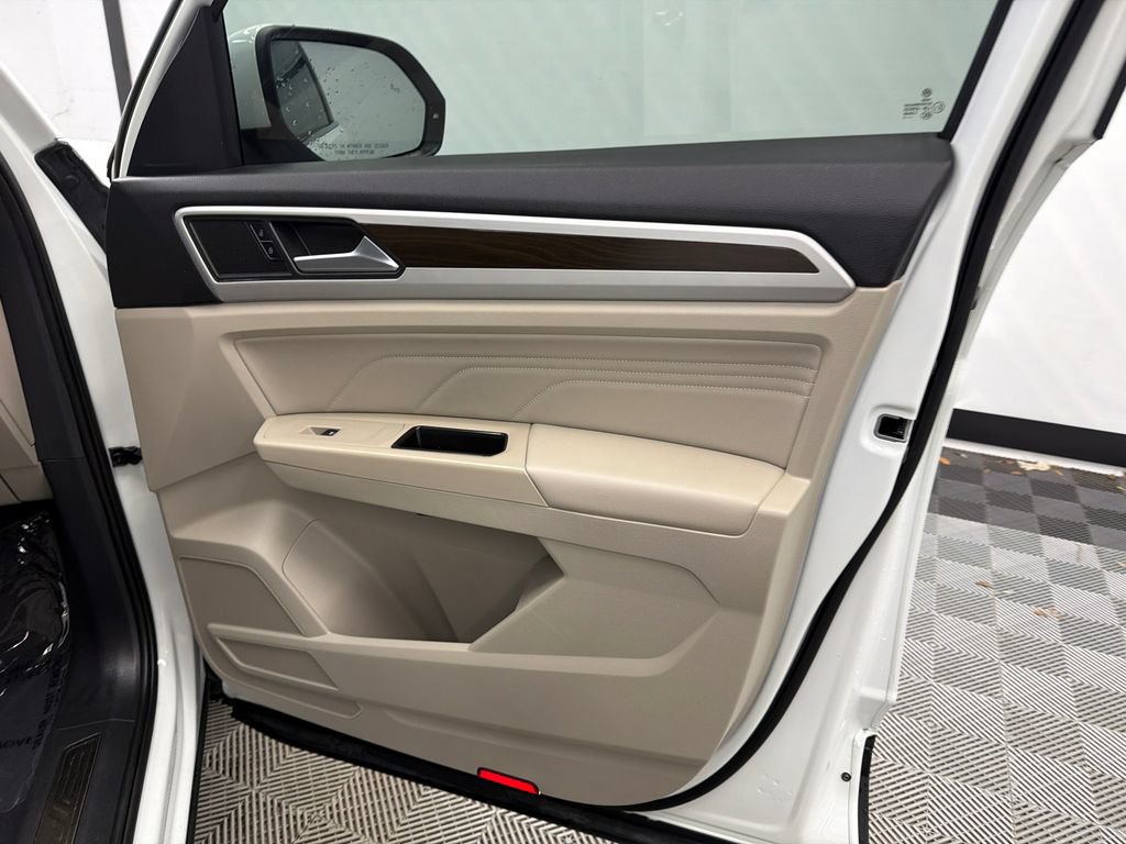 Used 2021 Volkswagen Atlas SE FWD image 15