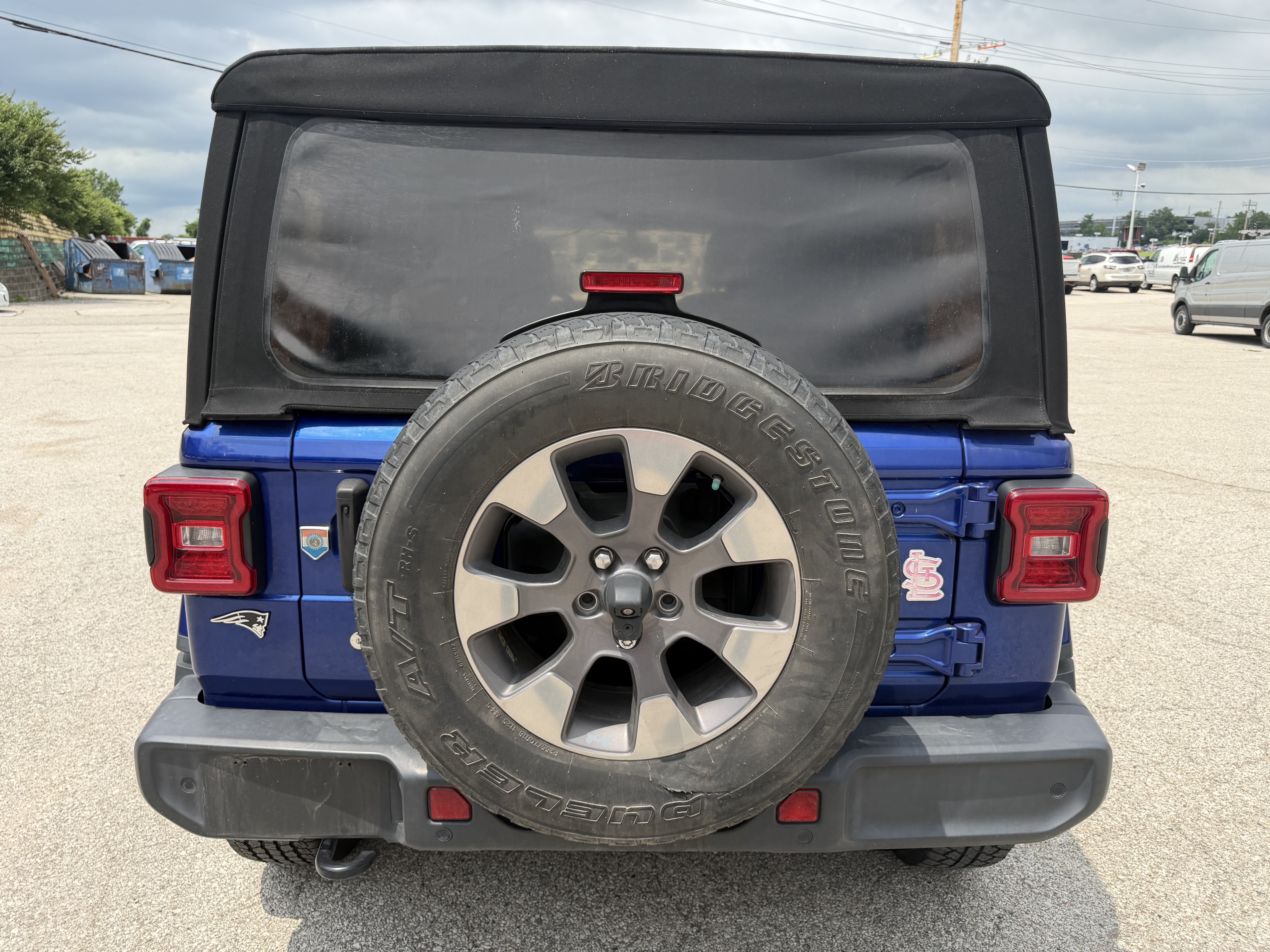 Used 2018 Jeep Wrangler Unlimited Sahara AWD/4WD image 6
