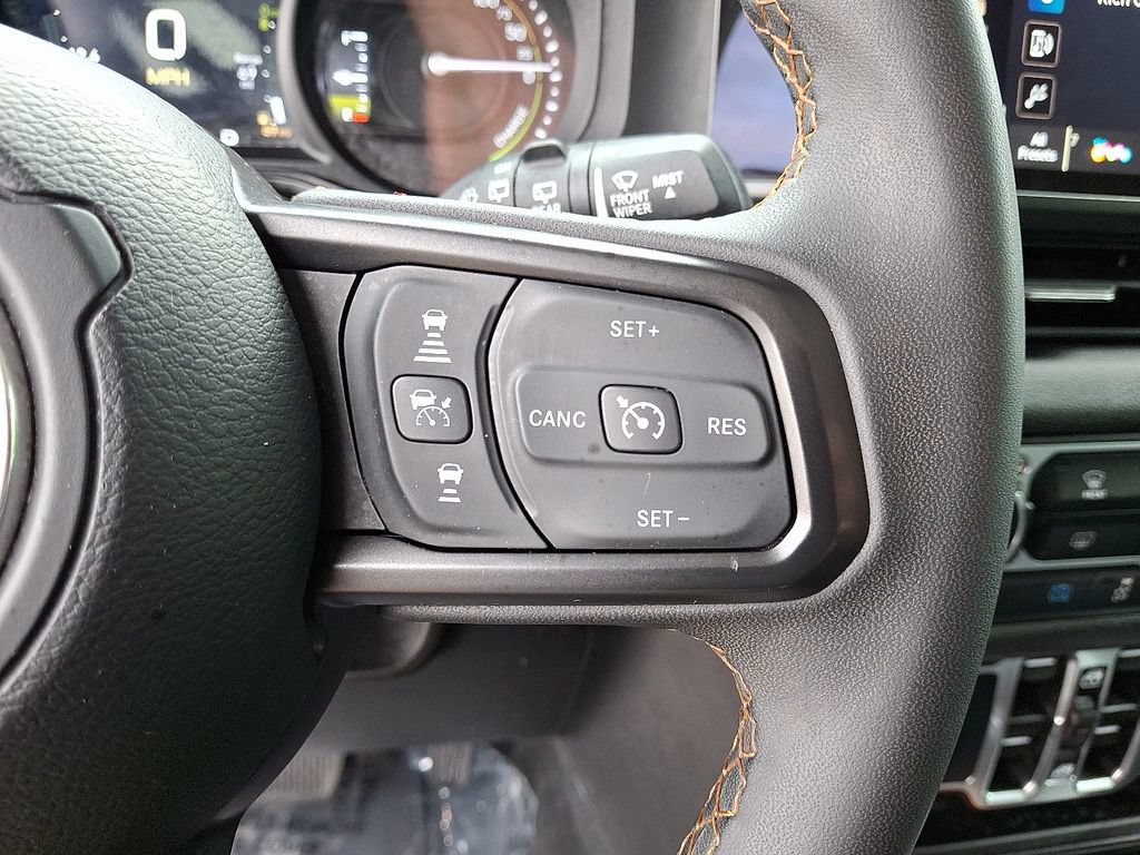 Used 2024 Jeep Wrangler Unlimited AWD/4WD image 21