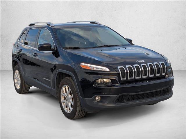 Used 2017 Jeep Cherokee Latitude w/ Cold Weather Group image 3