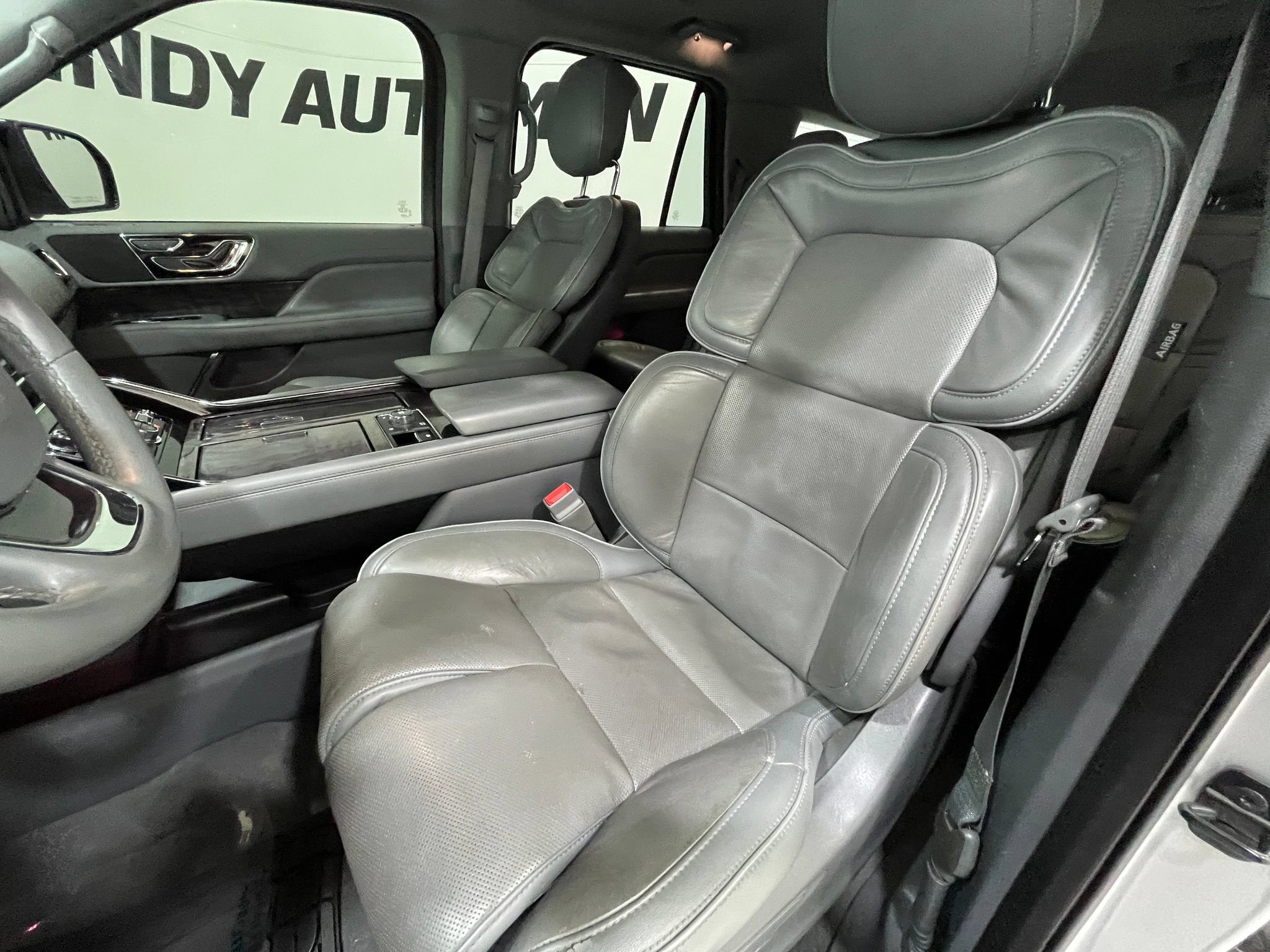 Used 2019 Lincoln Navigator Select AWD/4WD image 13