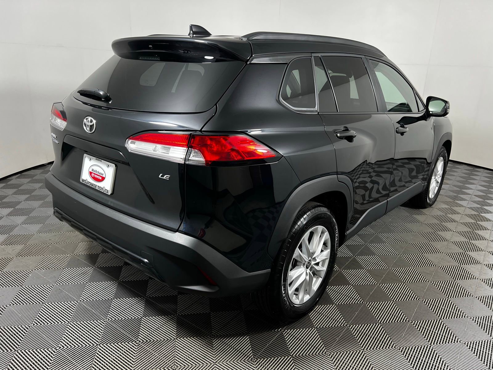 Certified 2025 Toyota Corolla Cross LE image 5