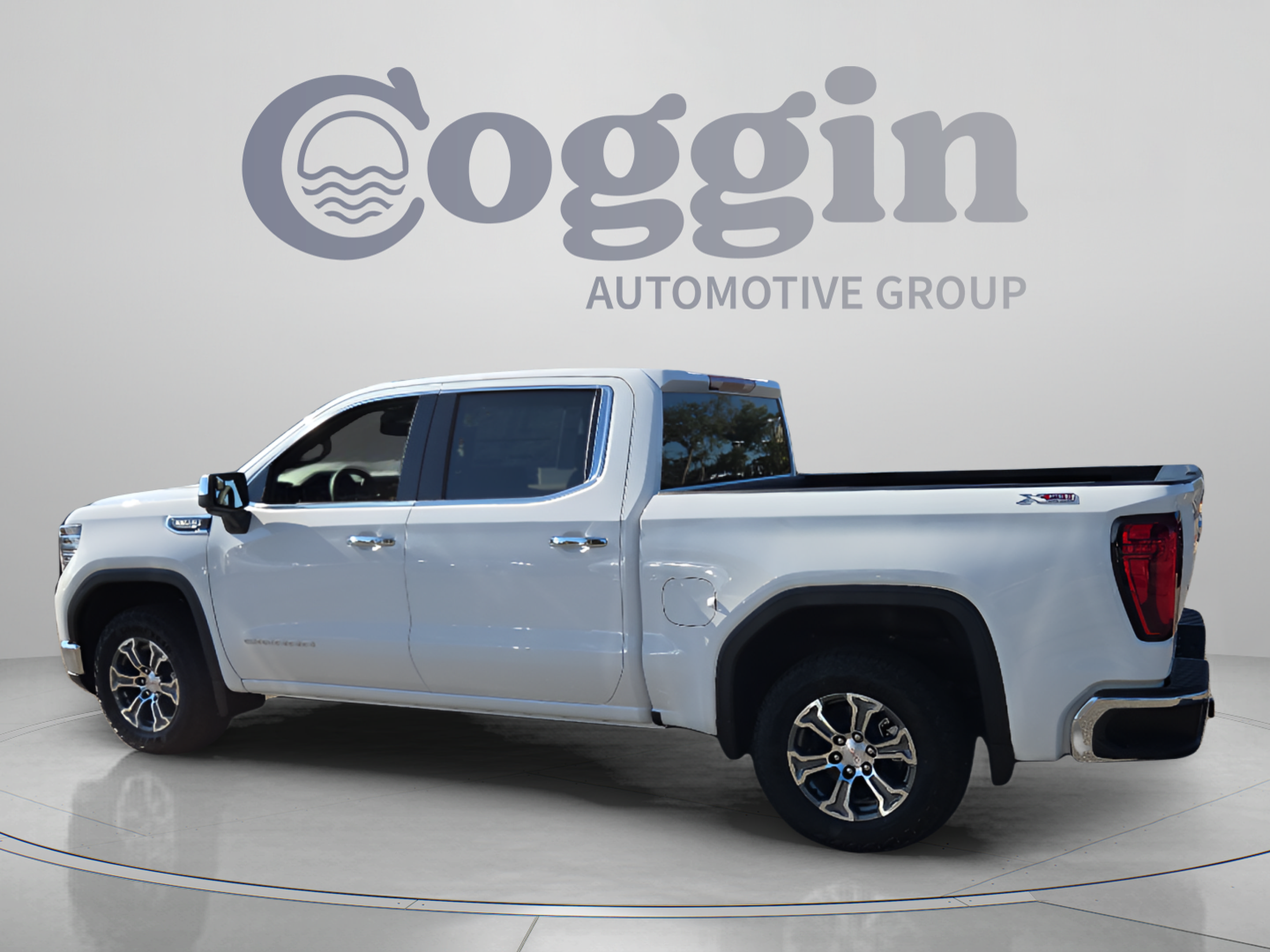 New 2026 GMC Sierra 1500 SLT w/ X31 Off-Road Package AWD/4WD image 3