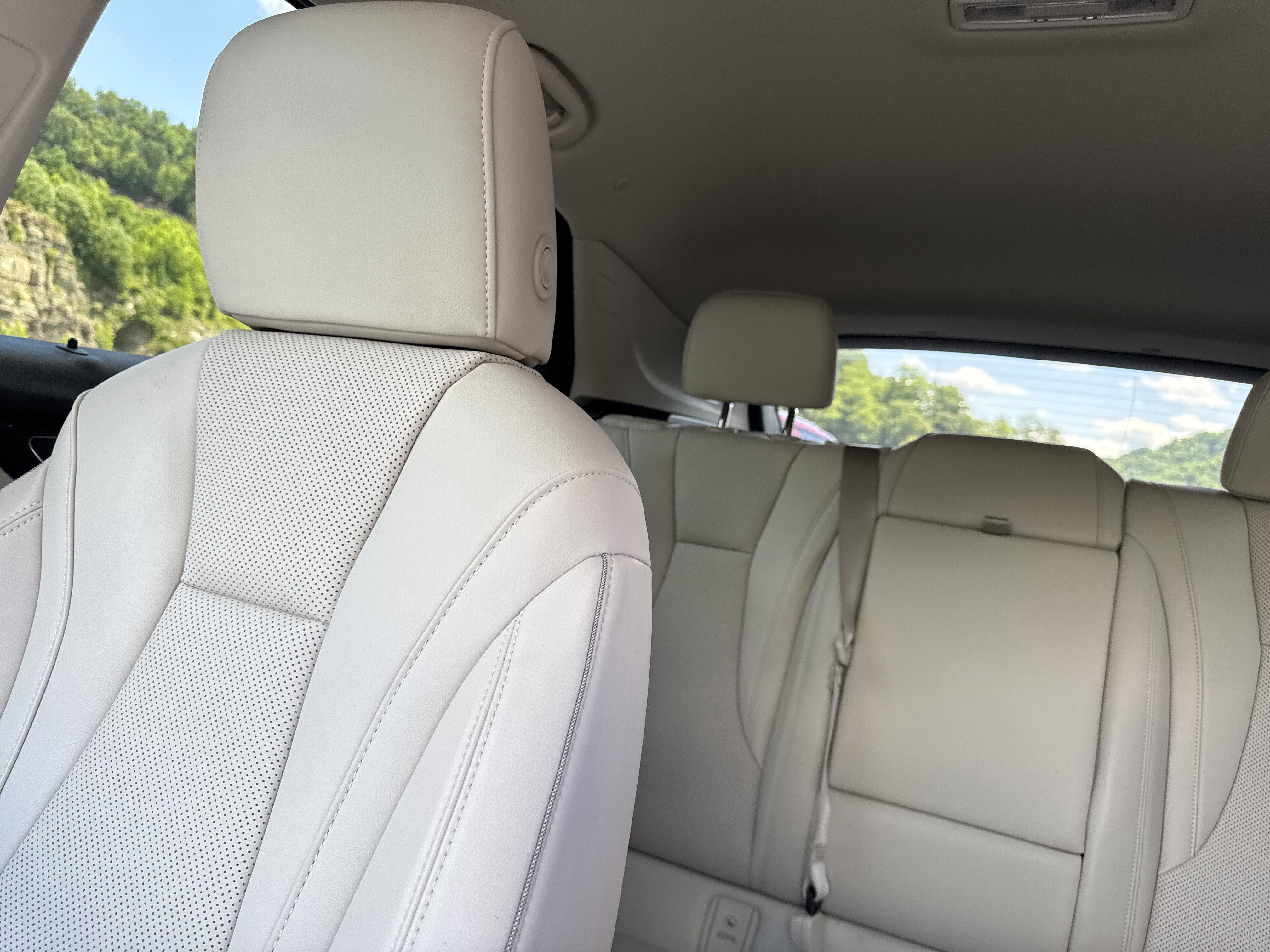 Used 2023 Buick Envision Essence AWD/4WD image 17