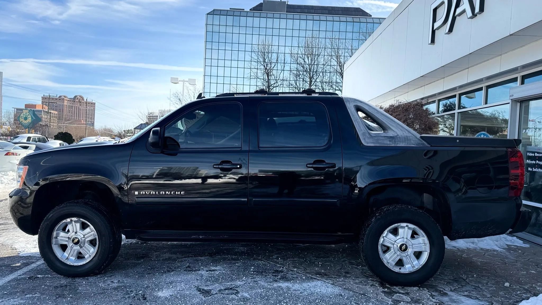 Used 2007 Chevrolet Avalanche LT w/ LT Preferred Equipment Group image 4