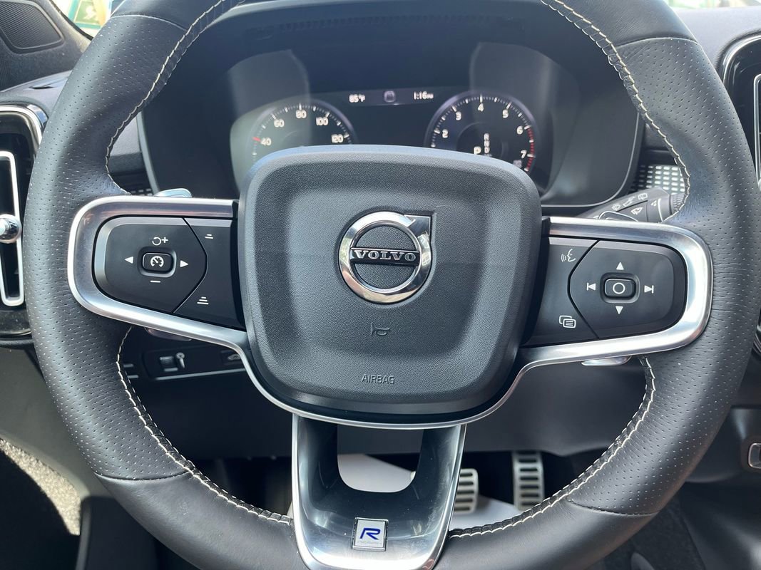 Used 2019 Volvo XC40 T5 R-Design image 16