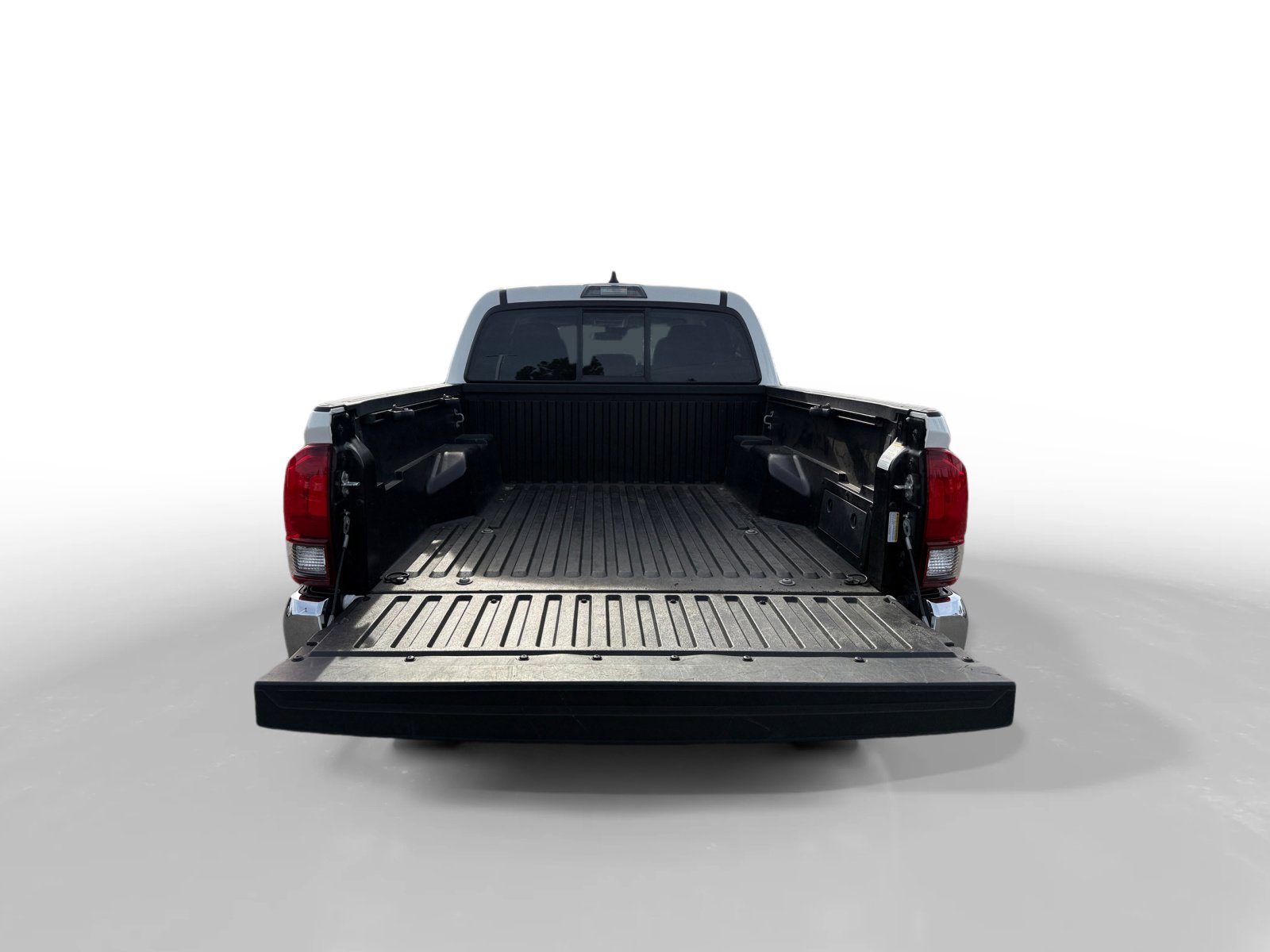 Used 2023 Toyota Tacoma SR5 image 17