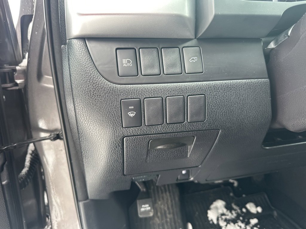 Used 2018 Toyota Highlander XLE image 11