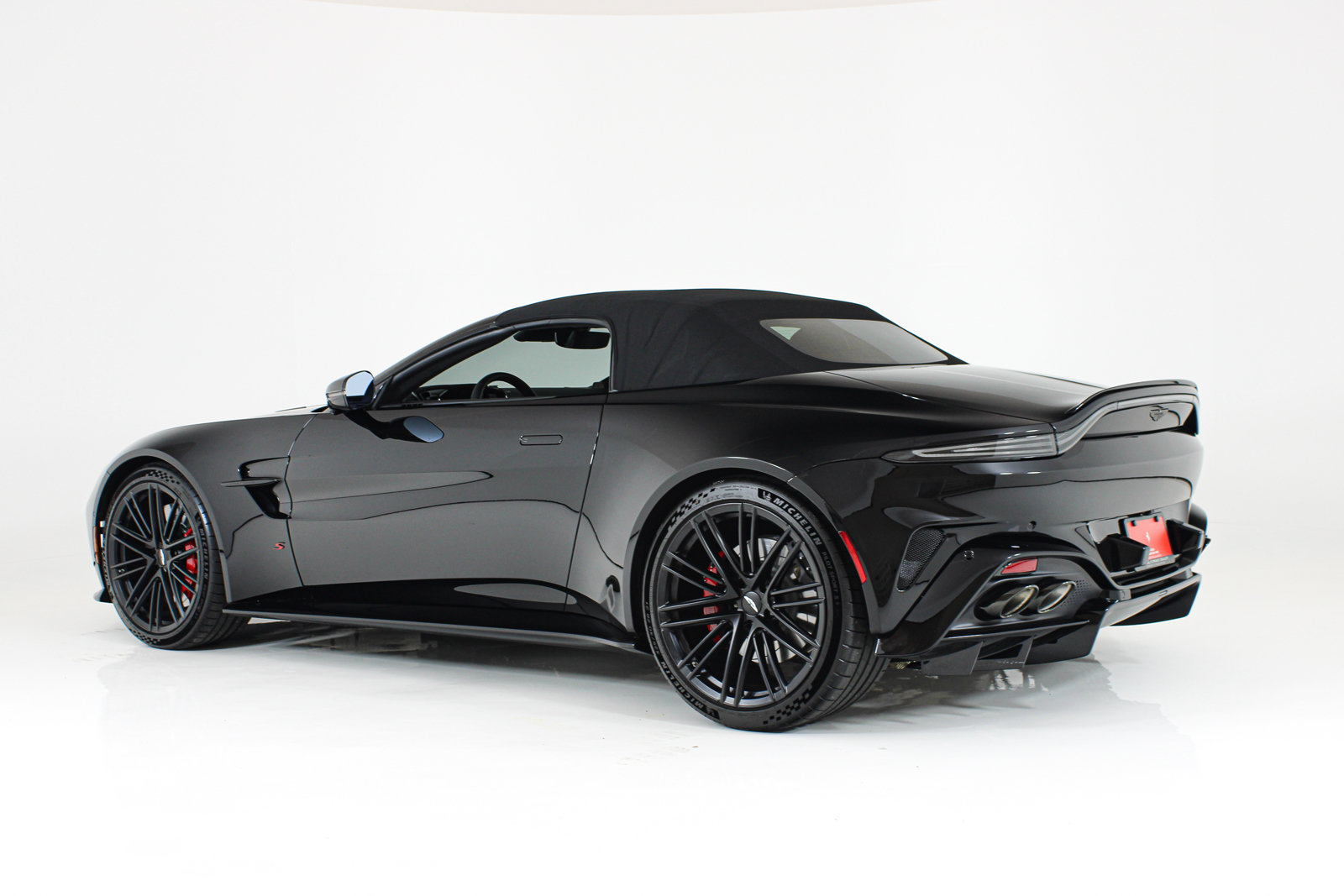 Used 2026 Aston Martin V8 Vantage S RWD image 64