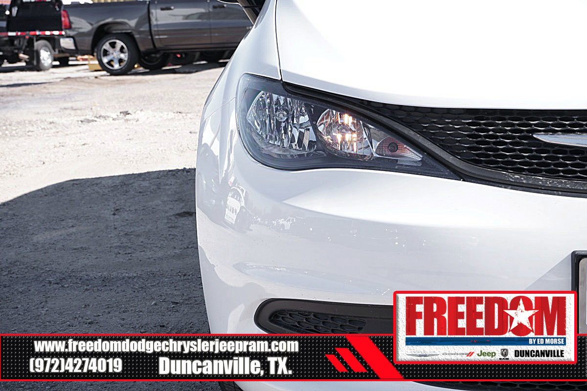 New 2025 Chrysler Voyager LX FWD image 42