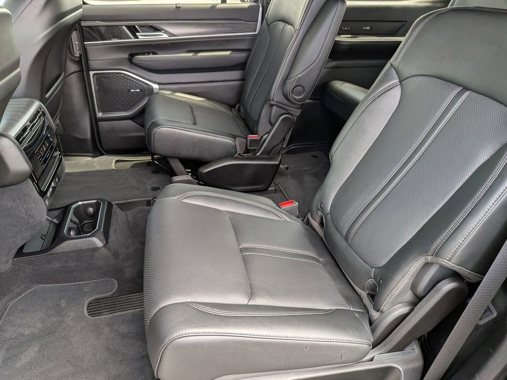 Used 2024 Jeep Wagoneer Series III w/ Convenience Group I AWD/4WD image 36