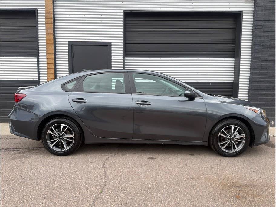 Used 2024 Kia Forte LXS FWD image 11