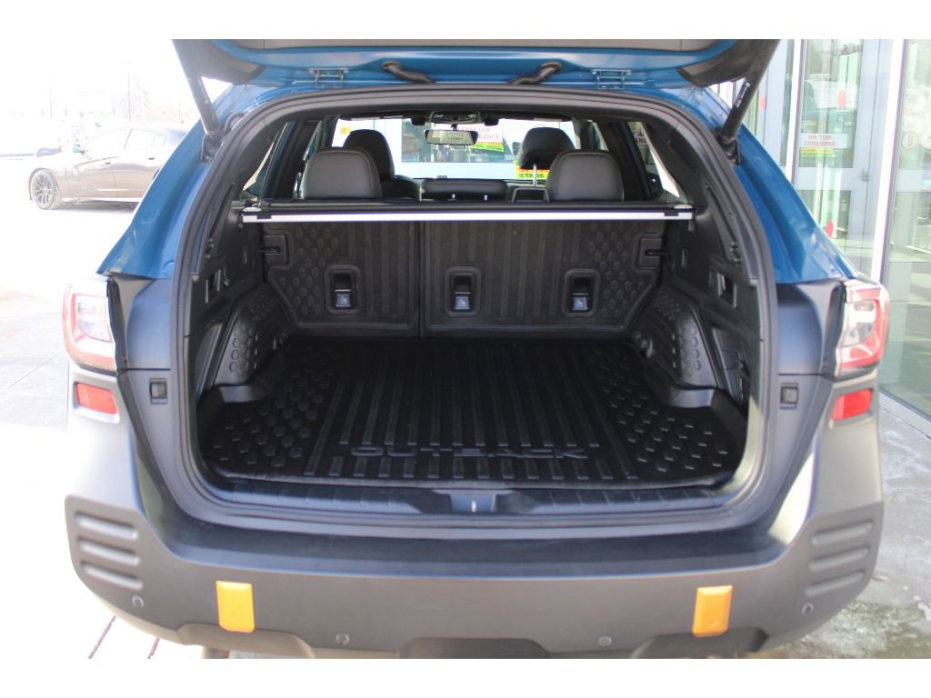Used 2022 Subaru Outback Wilderness image 7