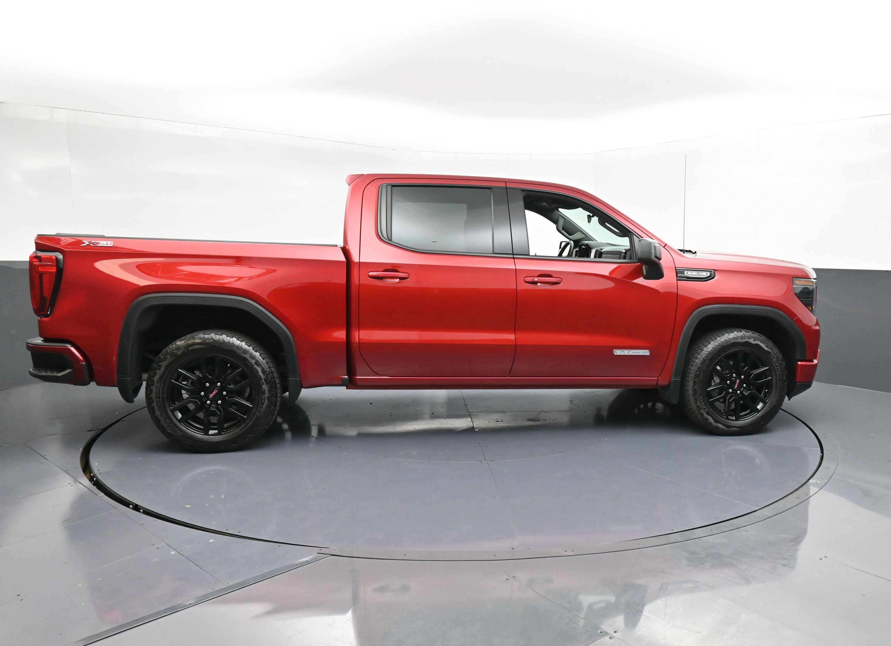 Used 2023 GMC Sierra 1500 Elevation w/ X31 Off-Road Package image 9