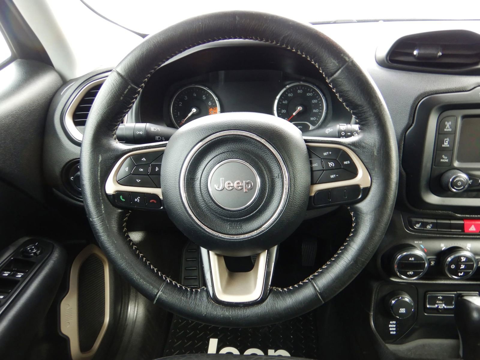Used 2016 Jeep Renegade Limited AWD/4WD image 13