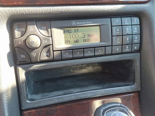 Used 1999 Mercedes-Benz CLK 320 Cabriolet image 22