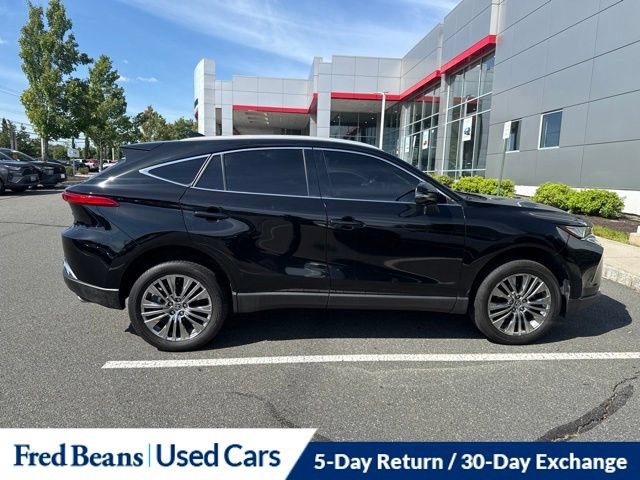 Used 2024 Toyota Venza XLE AWD/4WD image 5