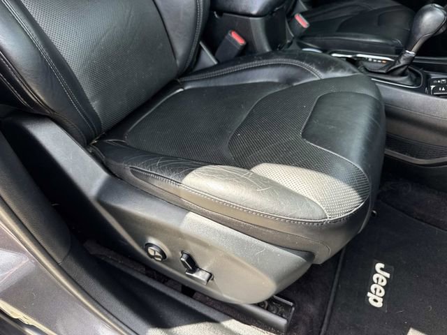 Used 2019 Jeep Cherokee Limited image 15