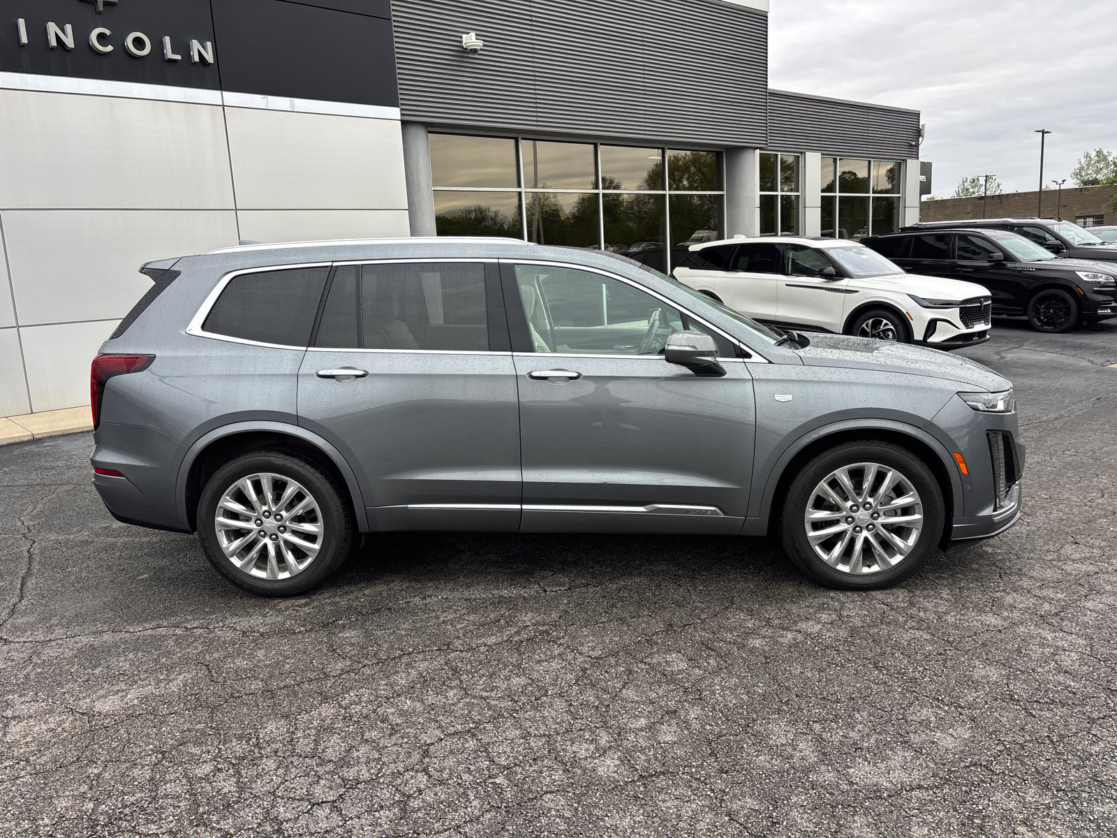 Used 2020 Cadillac XT6 Premium Luxury FWD image 8