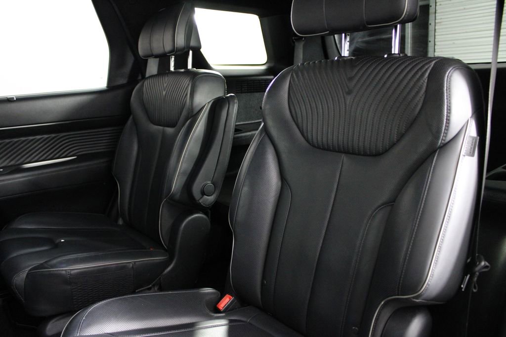 Used 2023 Hyundai Palisade Calligraphy image 21
