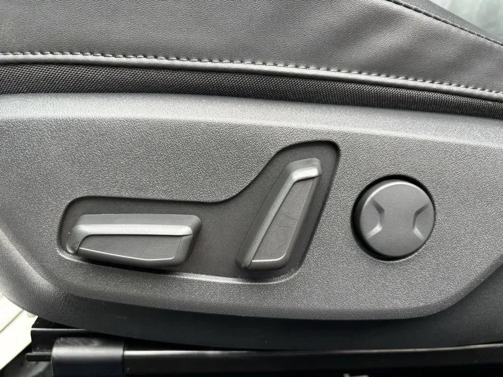 Used 2023 Kia Niro SX Touring FWD image 23