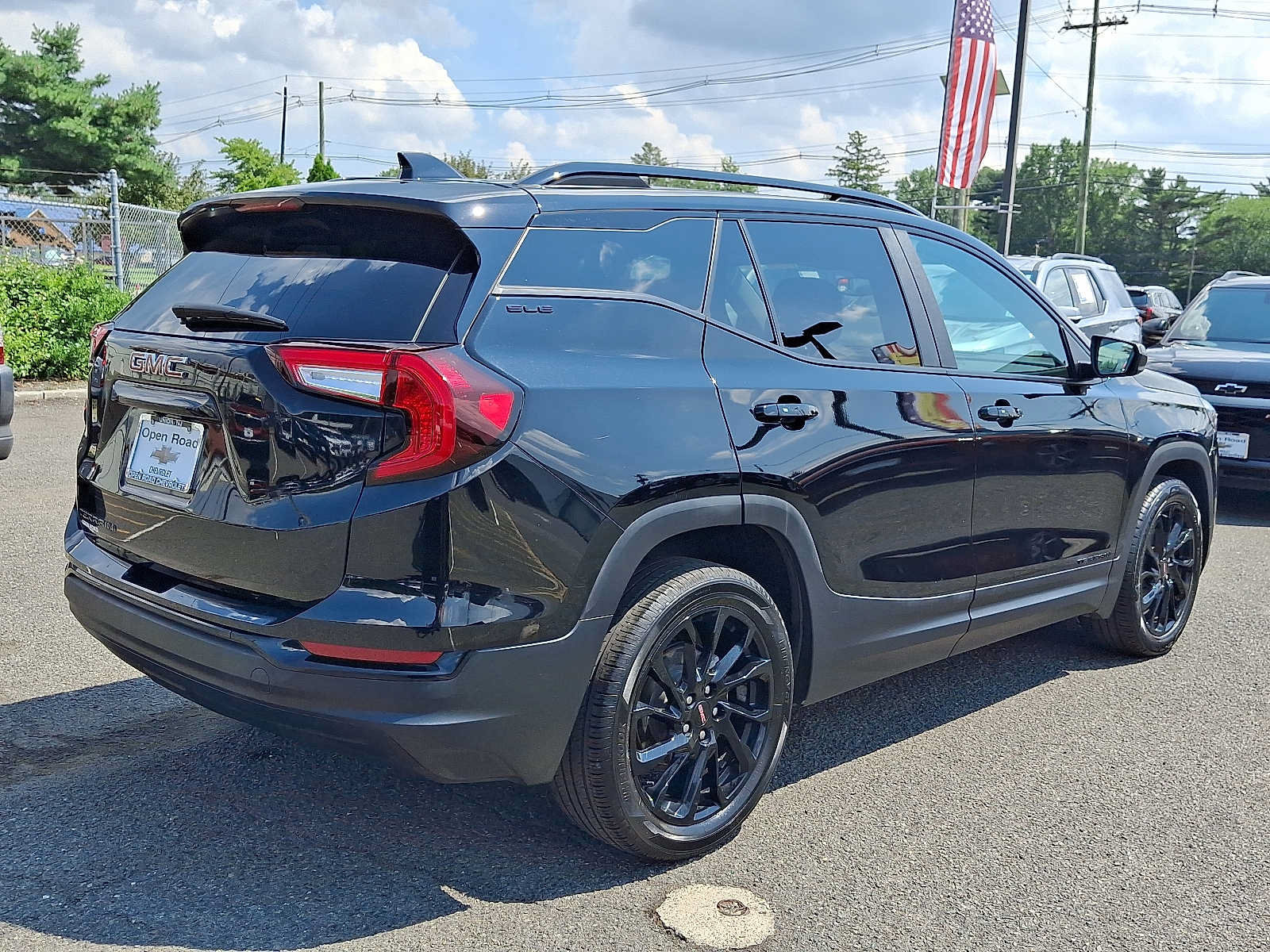 Used 2023 GMC Terrain SLE w/ Driver Convenience Package FWD image 6