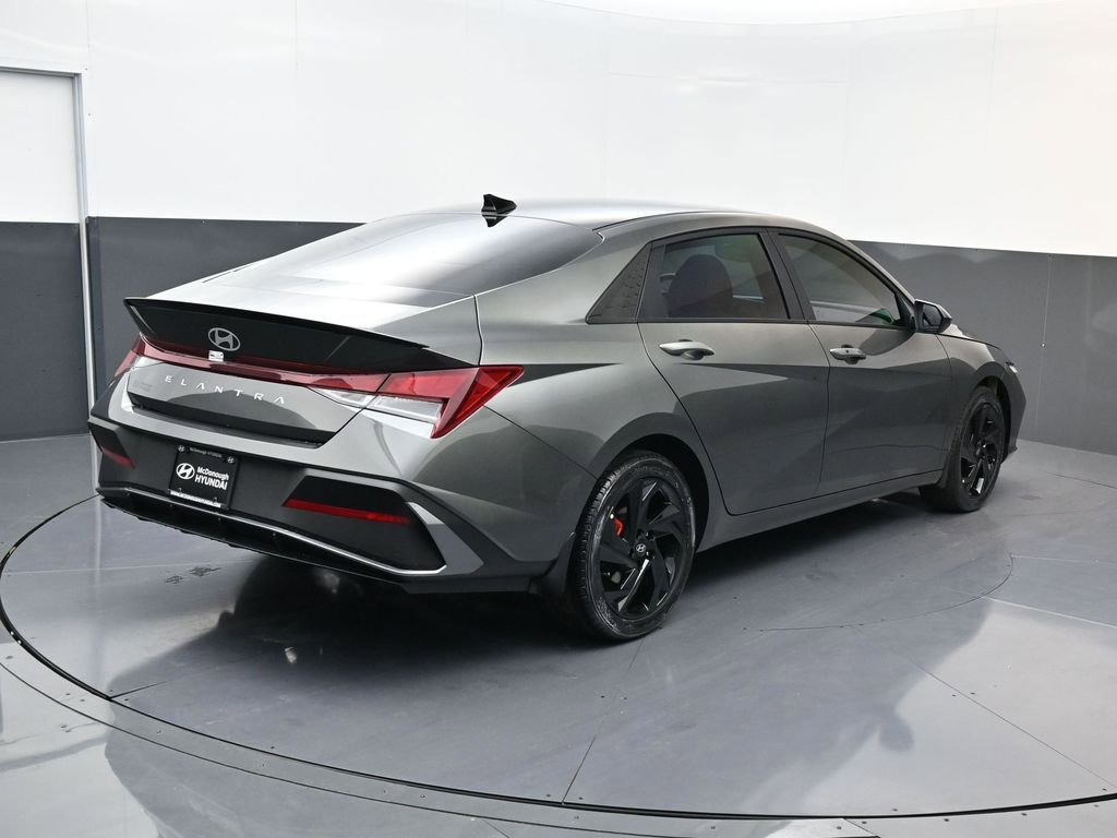 New 2026 Hyundai Elantra Sport image 3