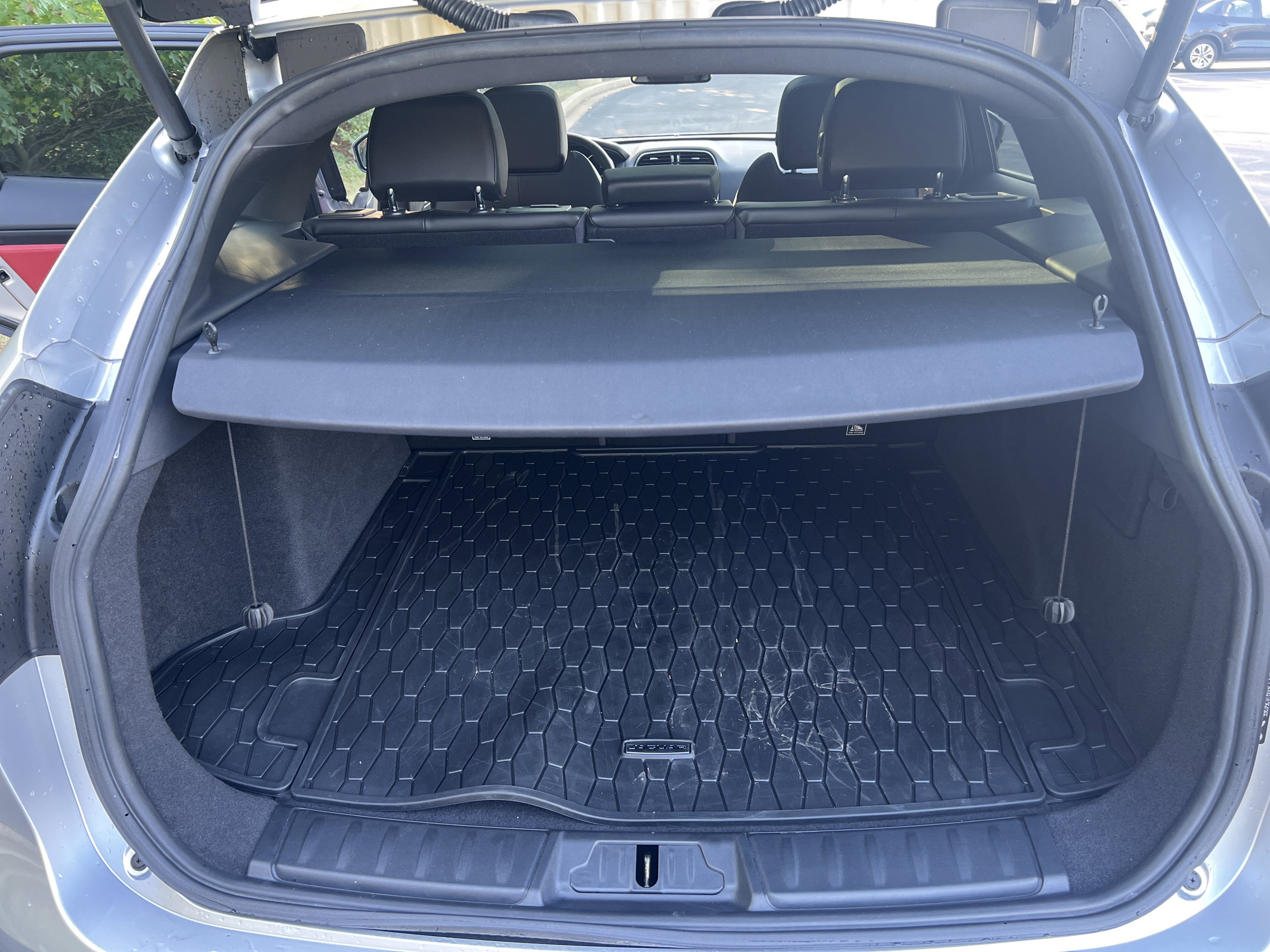 Used 2018 Jaguar F-PACE R-Sport image 28