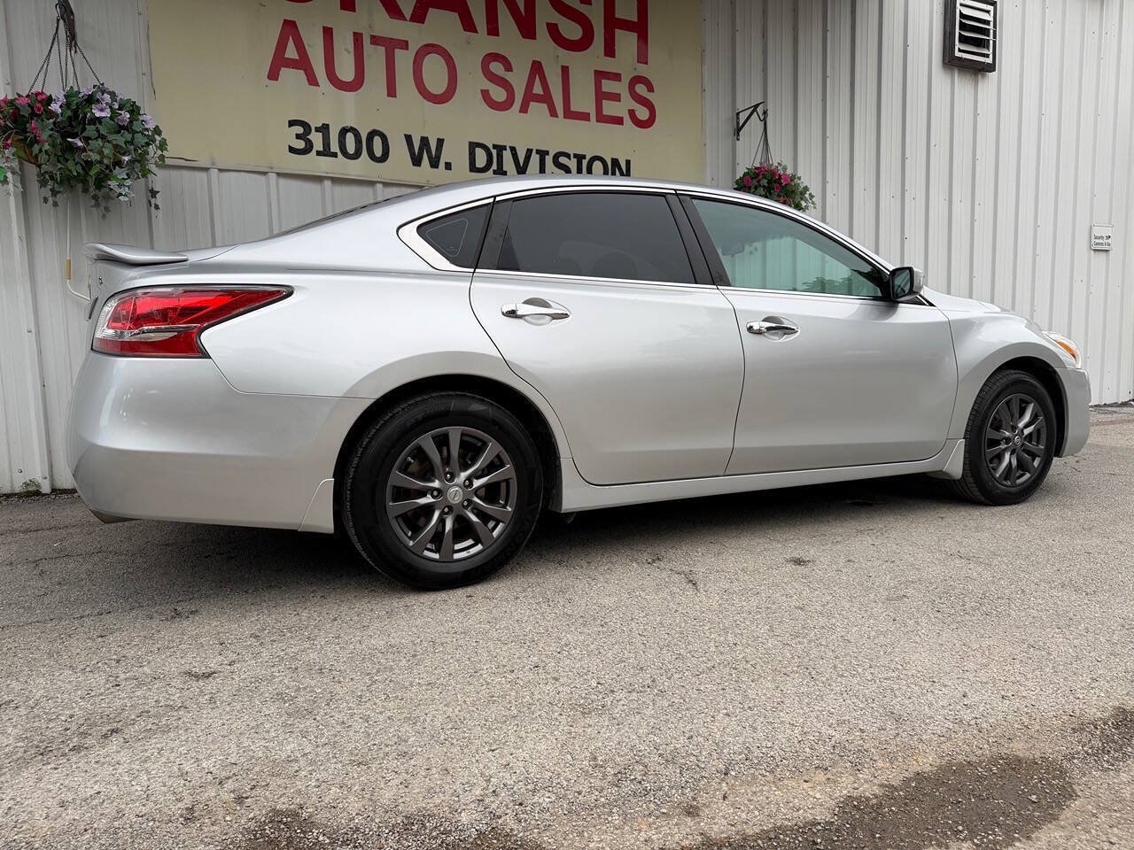 Used 2015 Nissan Altima 2.5 S w/ Special Edition Package FWD image 3