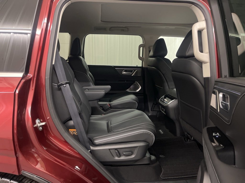 Certified 2025 INFINITI QX80 Sensory image 40