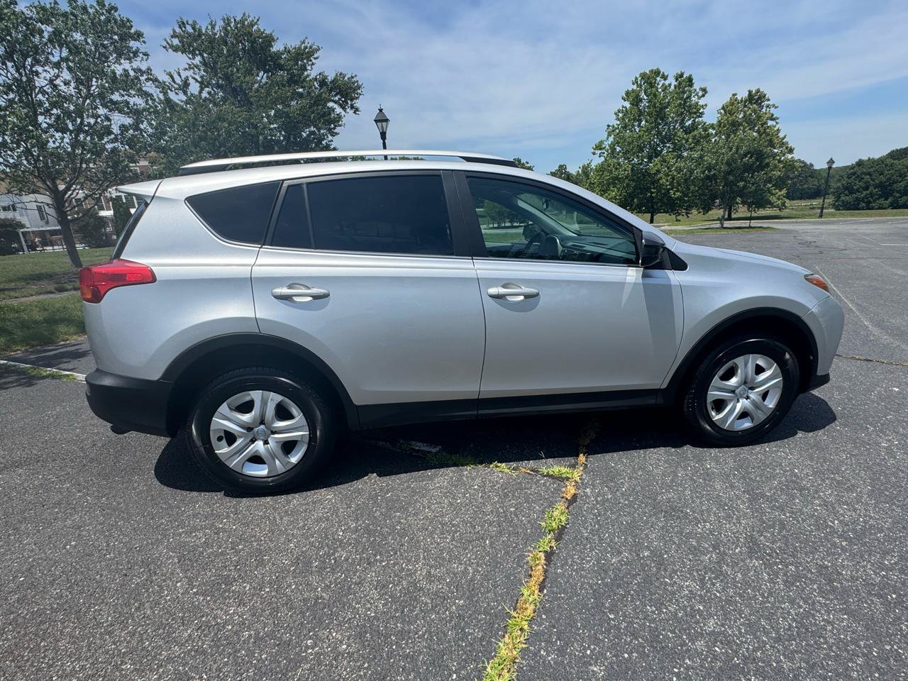 Used 2013 Toyota RAV4 LE AWD/4WD image 18