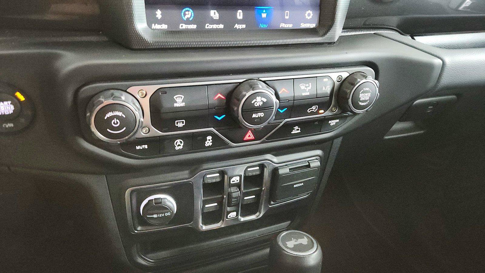 Used 2021 Jeep Wrangler Unlimited Sahara AWD/4WD image 32