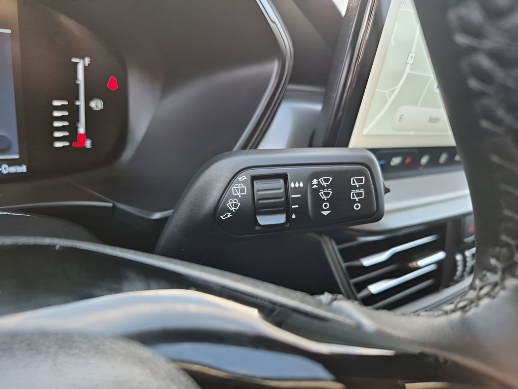 Used 2023 Ford Escape SE image 36