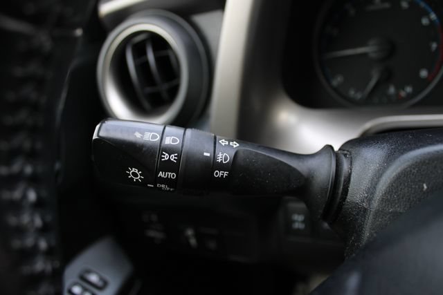 Used 2018 Toyota RAV4 XLE AWD/4WD image 8