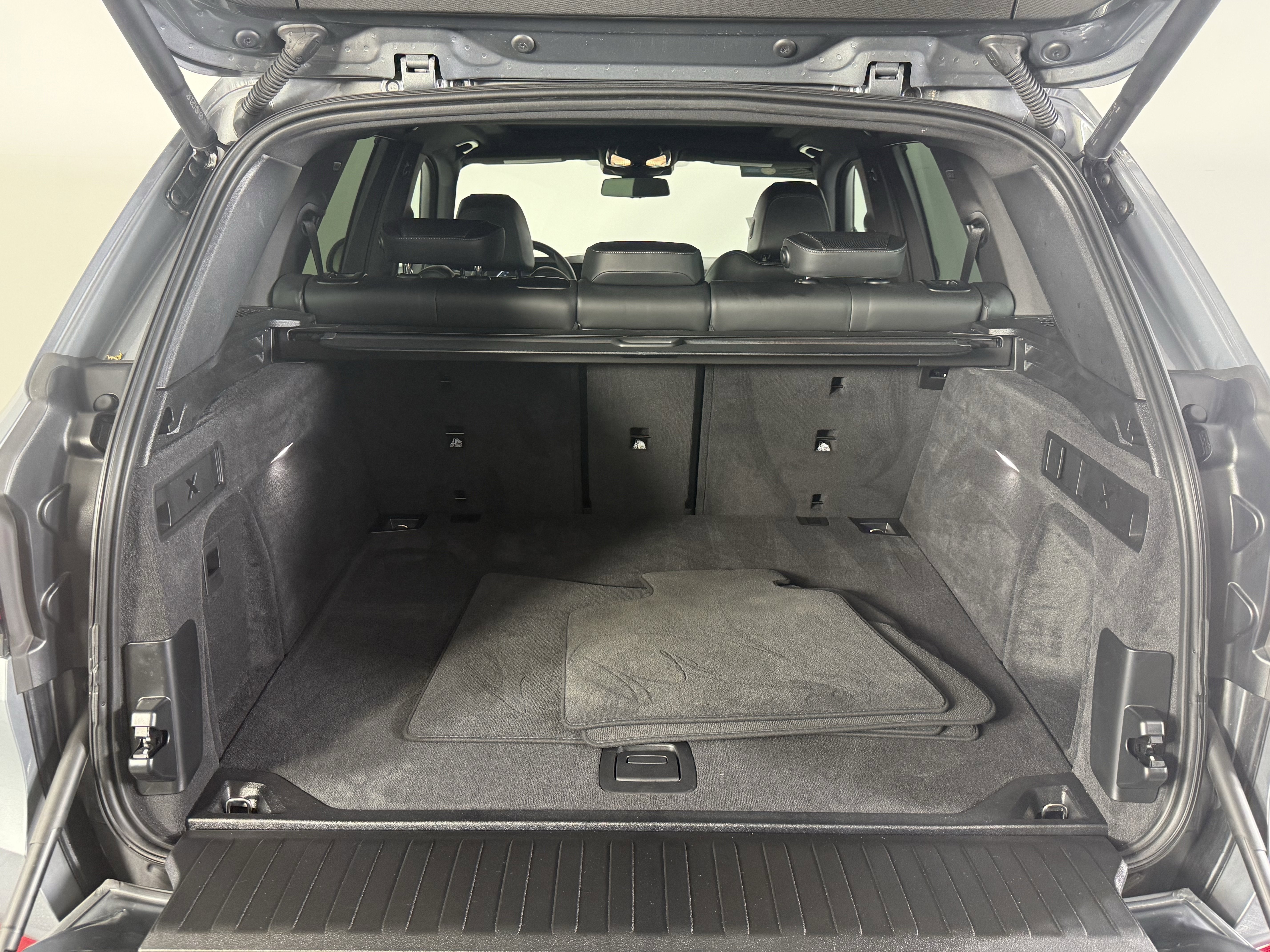 Certified 2025 BMW X5 xDrive40i w/ Executive Package image 9
