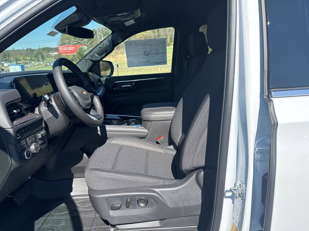 New 2026 Chevrolet Suburban LS image 12