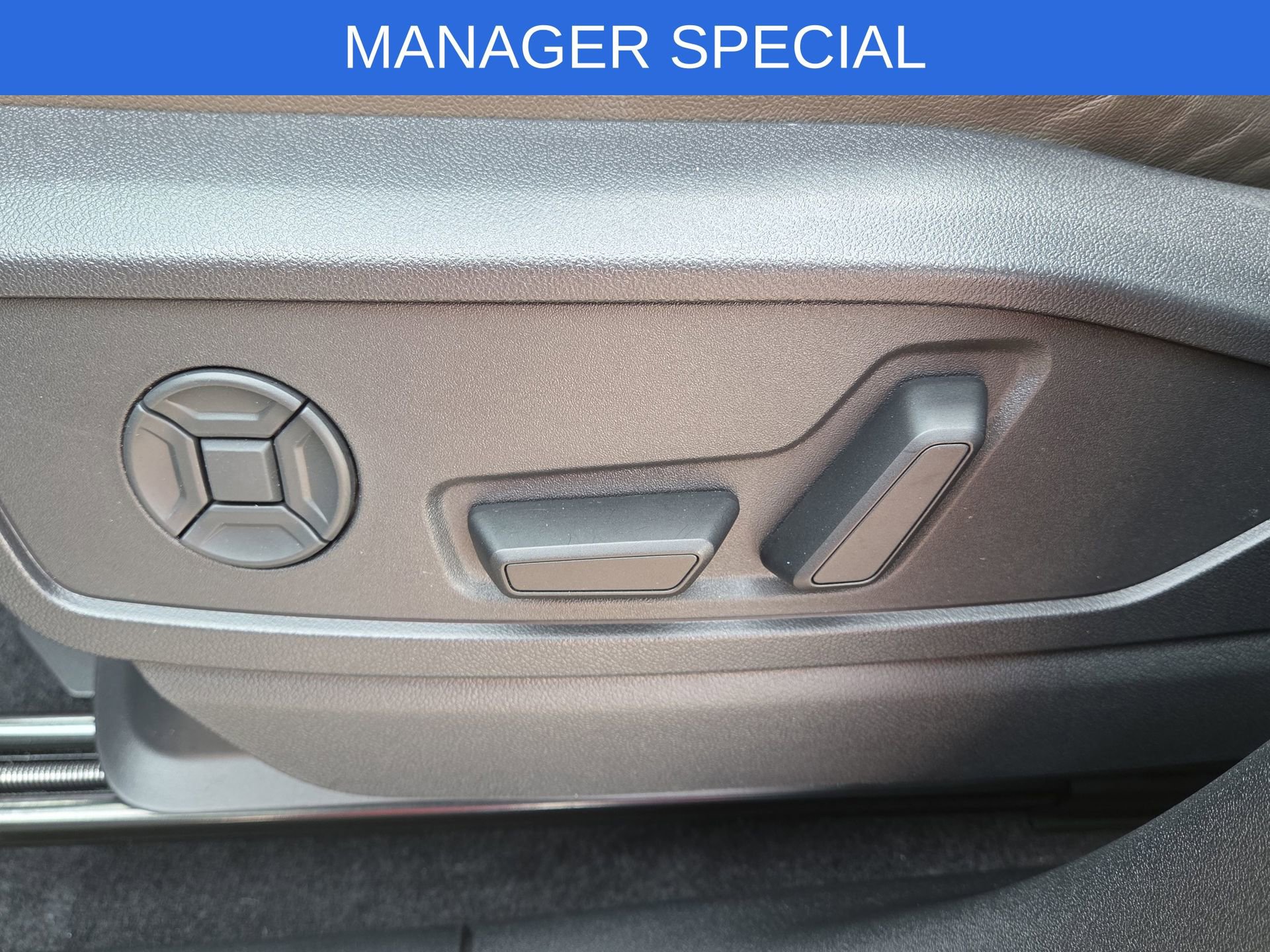 Certified 2025 Audi Q5 Premium w/ Convenience Package AWD/4WD image 17