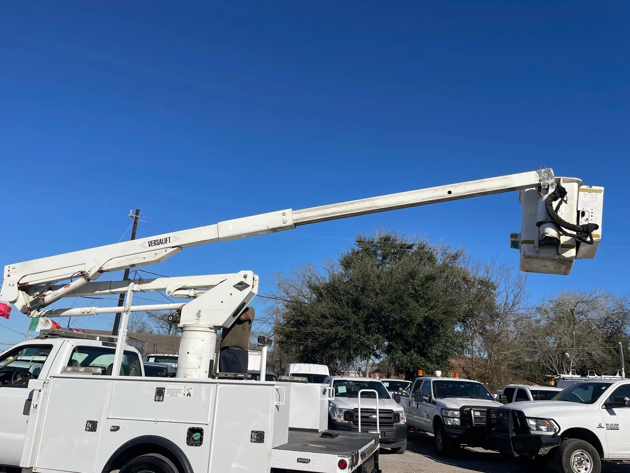 Used 2008 Ford F550 2WD Regular Cab Super Duty image 17