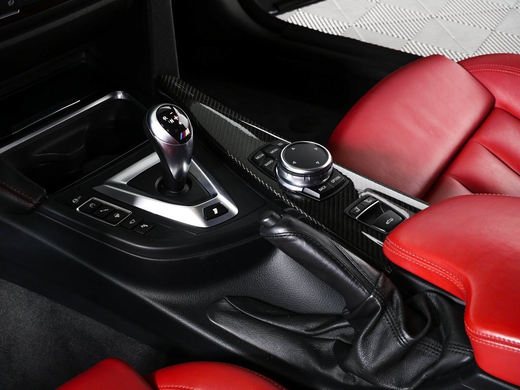 Used 2015 BMW M4 Convertible image 18