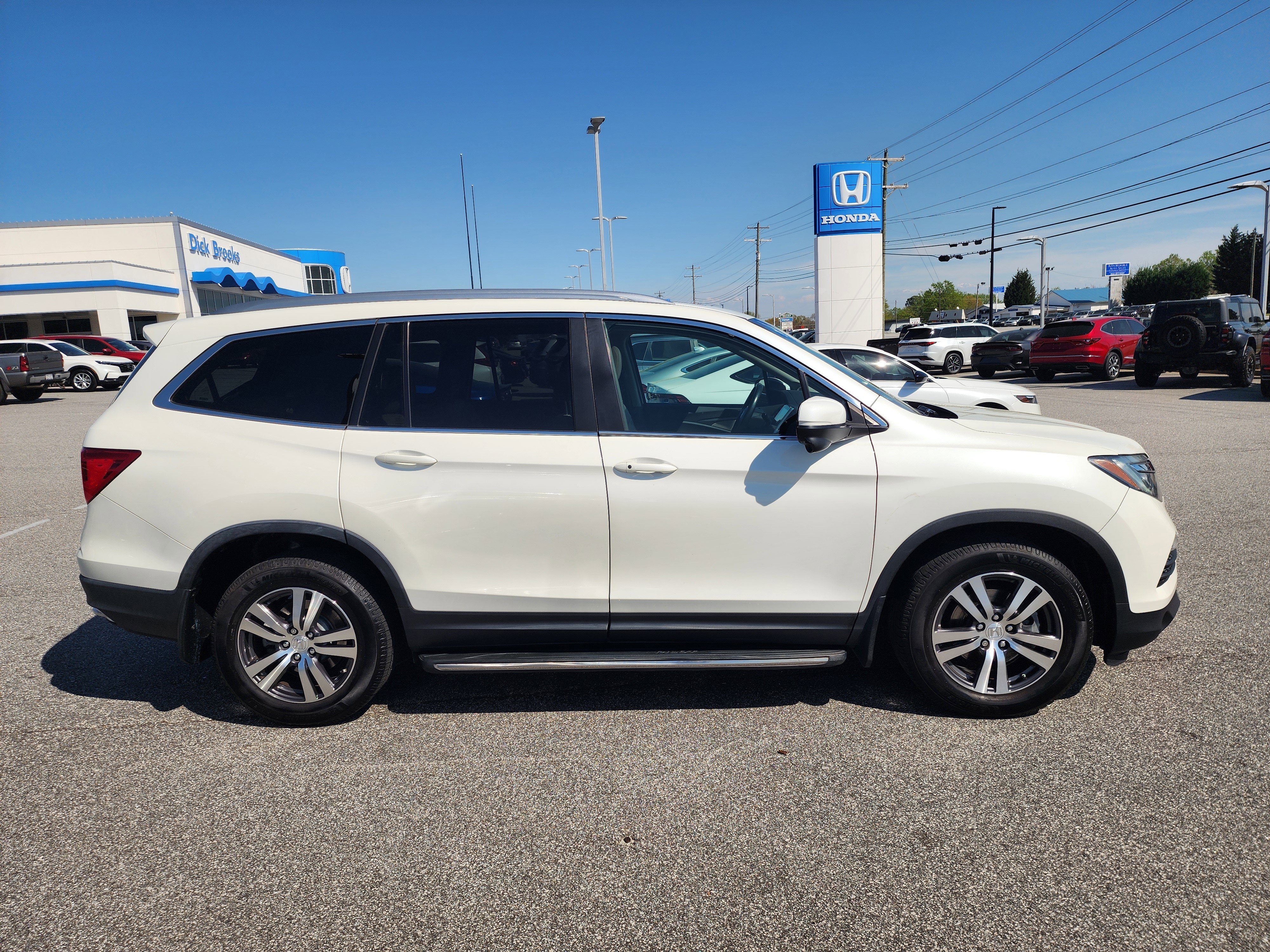 Used 2017 Honda Pilot EX-L image 3