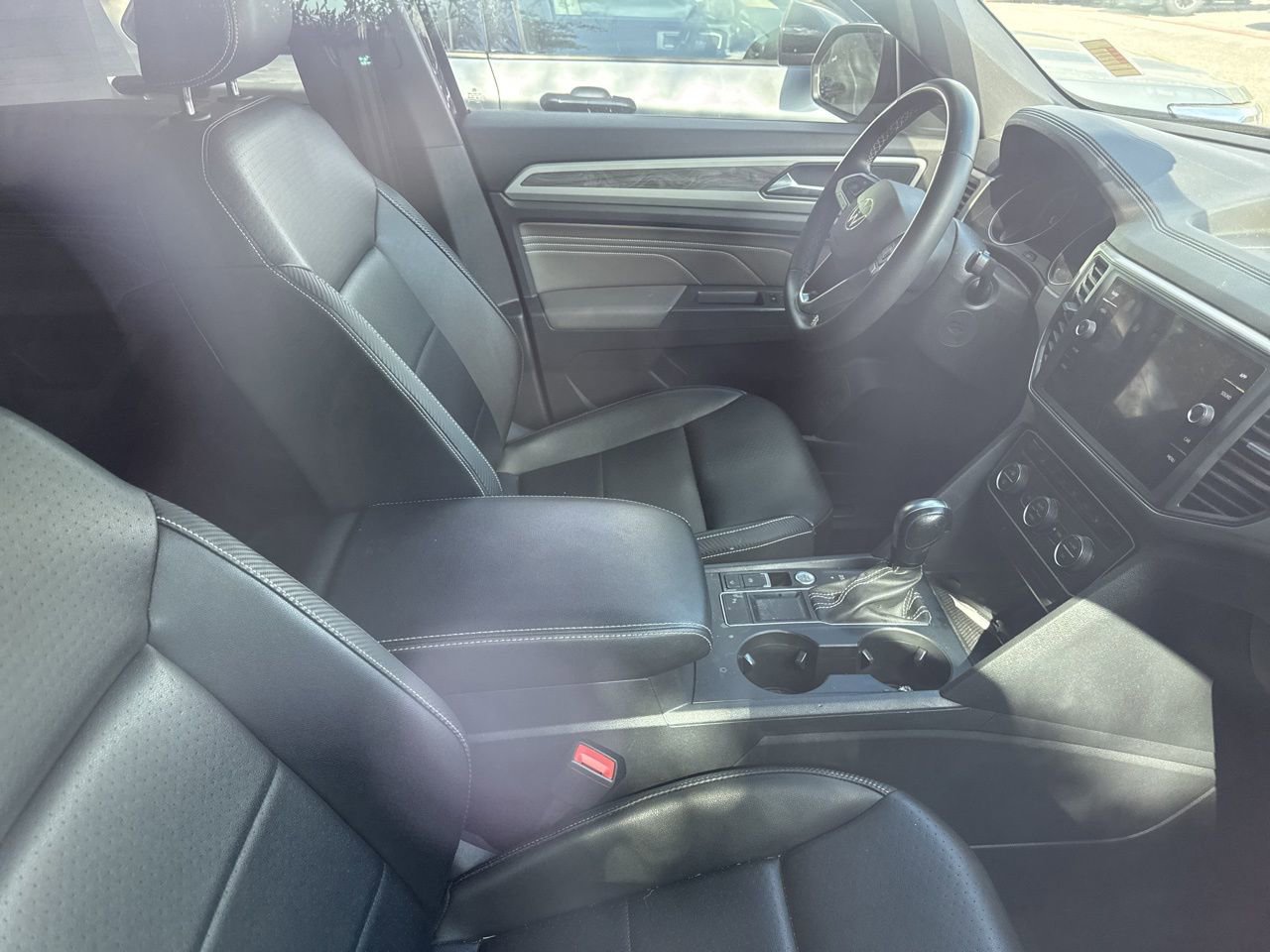 Used 2021 Volkswagen Atlas Cross Sport SE w/ Panoramic Sunroof Package FWD image 7