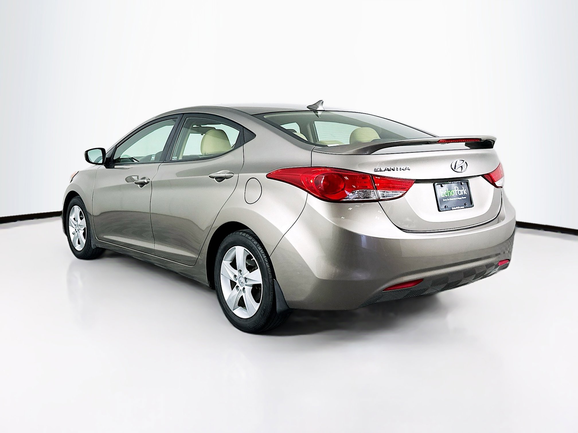 Used 2013 Hyundai Elantra GLS w/ Preferred Pkg FWD image 5